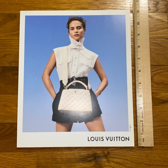 Louis Vuitton Catalogue - The Book # 11   (11-2019 / 02-2020) - Picture 3 of 9